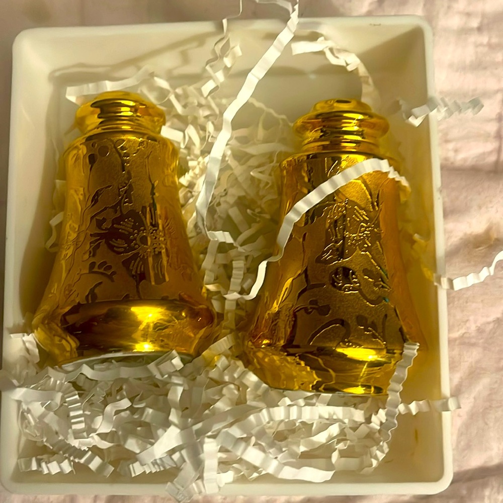 Vintage Salt and Pepper Shaker Set